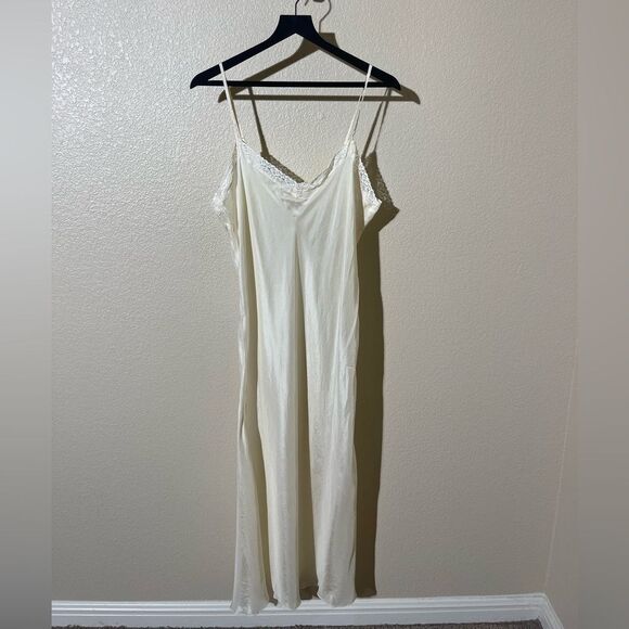 Sold  - Picture 2 of 7